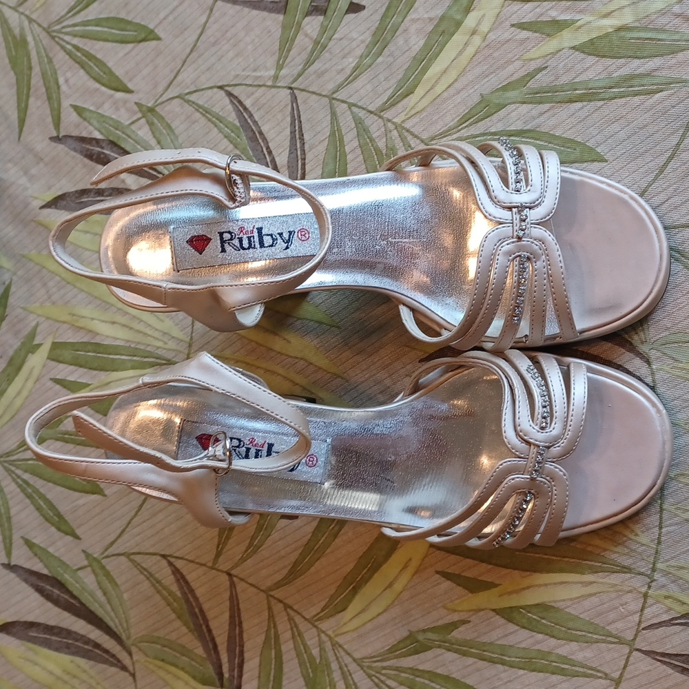 "Red Ruby" Cream Sandal sz 6